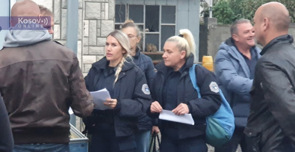 Srpski policajci i službenici napustili službu na Jarinju