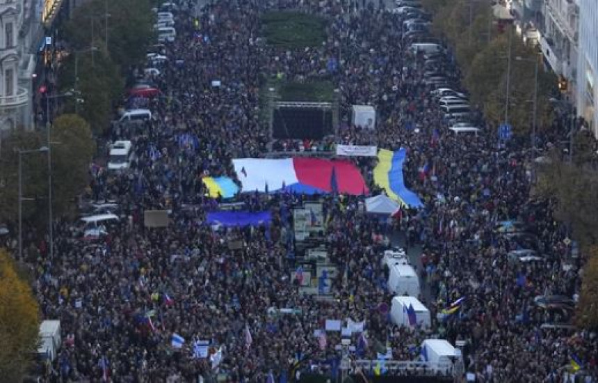 U Češkoj masovni protesti, a krivca vide u Rusiji