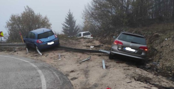 Удес код Бањалуке, учествовало више аутомобила