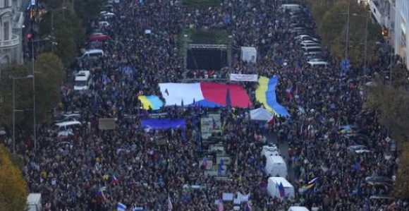 U Češkoj masovni protesti, a krivca vide u Rusiji