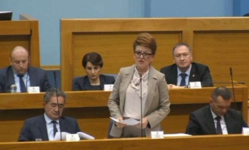Политичарима у Српској упала кашика у мед