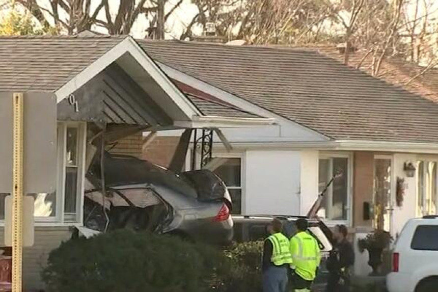 Poginuo bračni par, kada su vozilom udarili u kuću