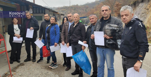 Srbi zaposleni na Jarinju i Brnjaku podnijeli ostavke