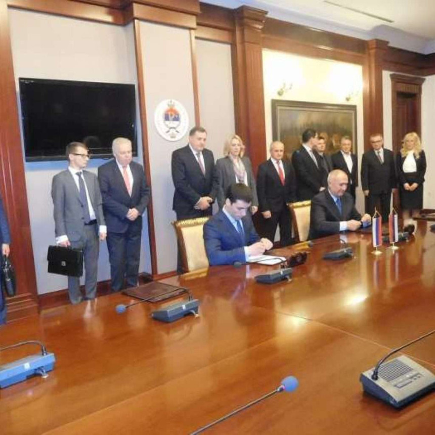 U Republici Srpskoj fabrike niču samo u mašti vlasti