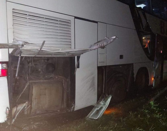 Аутобус из Земуна слетио код Загреба, возач заспао