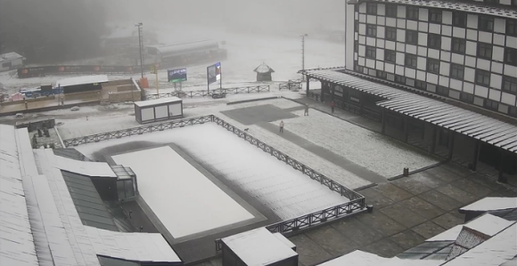Pao prvi snijeg u Srbiji: Zabijelio se Kopaonik