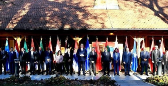 Vučić predočio ambasadorima situaciju na KiM