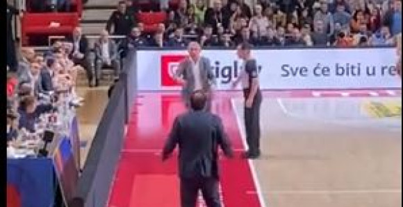 Sukobili se Pešić i Ataman tokom meča u "Pioniru"
