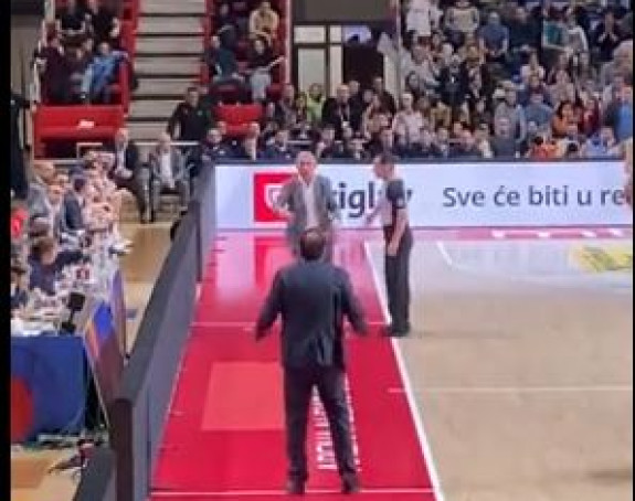 Sukobili se Pešić i Ataman tokom meča u "Pioniru"