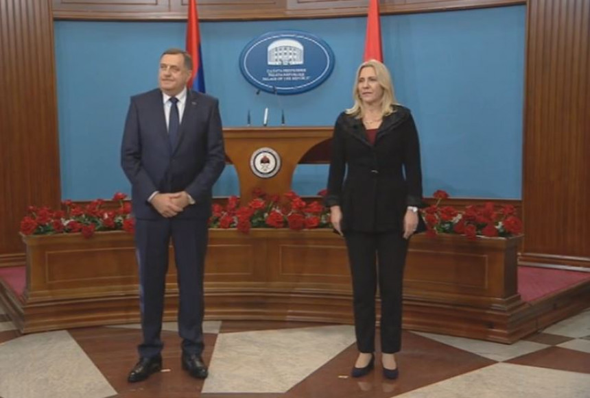 Željka Cvijanović predala dužnost Miloradu Dodiku