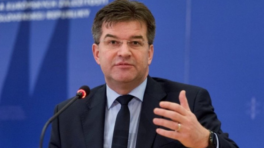 Lajčak predao novi predlog, čeka odgovor Prištine