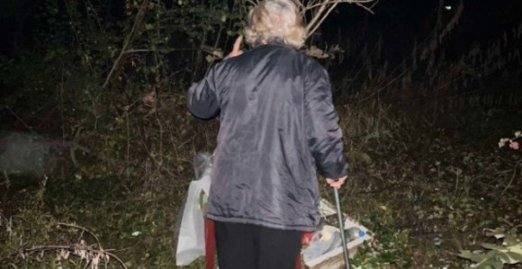 Baba diler (78) uhvaćena u šumi sa drogom, vagicom i naoružana nožem!