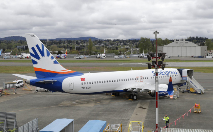 Avion vanredno sletio na aerodrom "Nikola Tesla"