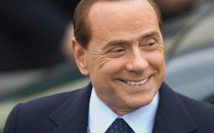 Некадашњи премијер Италије ослобођен оптужби за мито