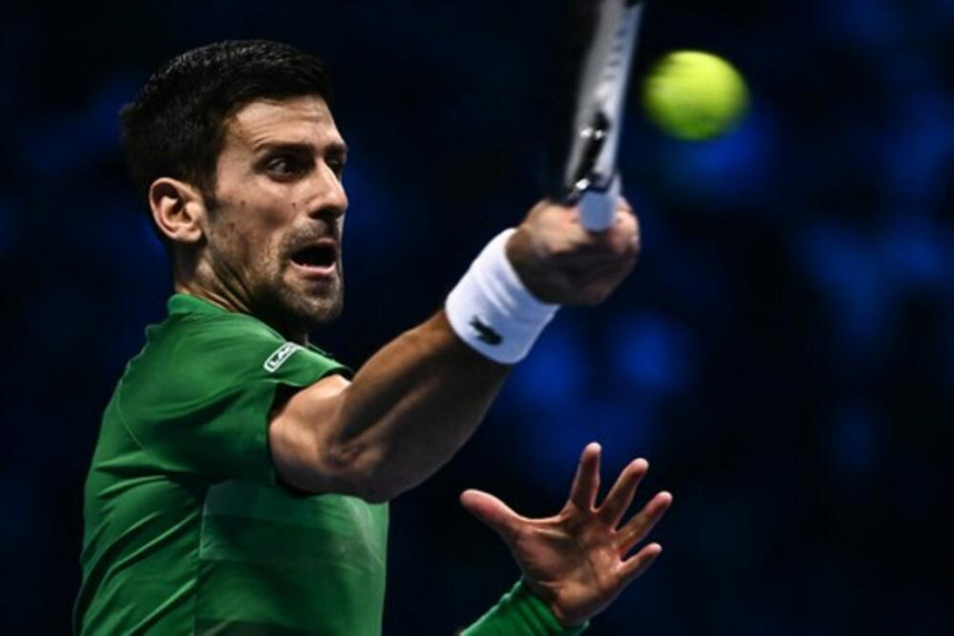 "Pao" Medvedev, Novak zakazao finale sa Fricom