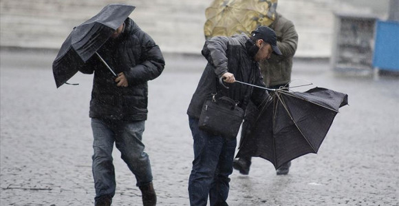 Žuto upozorenje zbog jakog vjetra u Banjaluci, Foči...