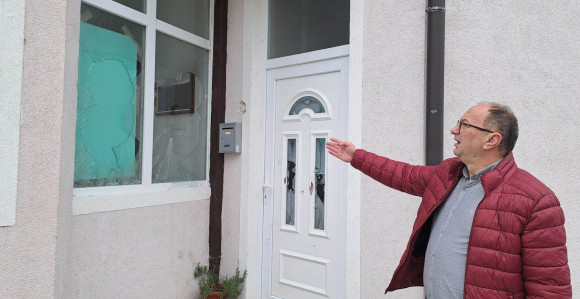 Napadnuta kuću načelnika opštine Ribnik