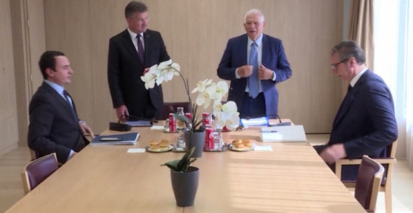 Borelj sa Vučićem i Kurtijem, pa zajednički sastanak