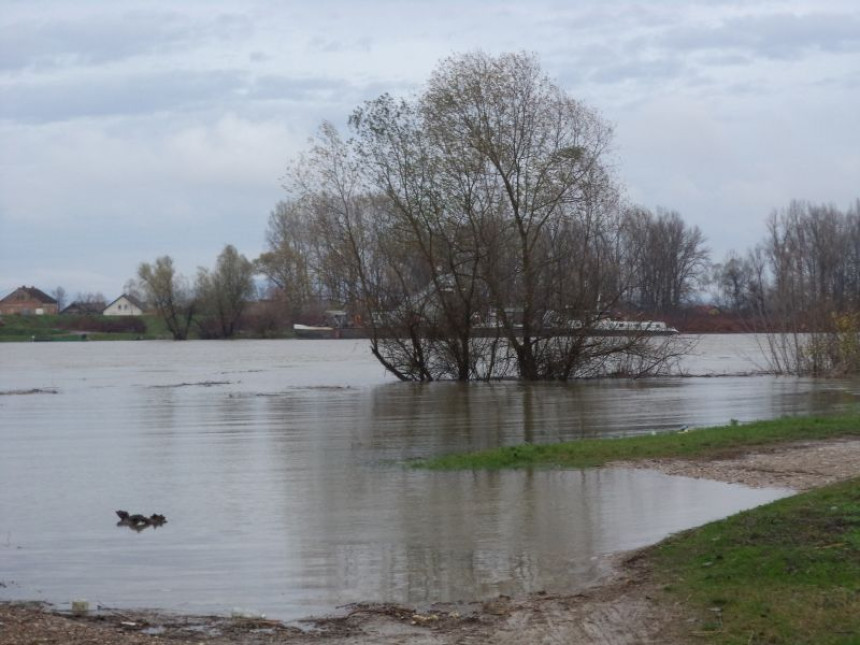 Водостај ријеке Саве код Српца и даље расте