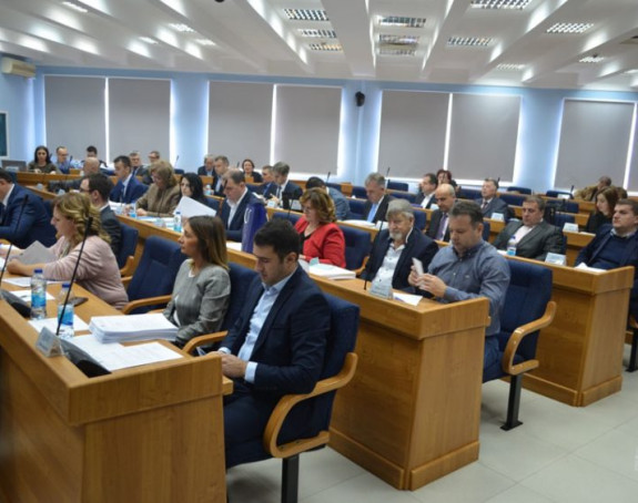 У Приједору пет одборника ДНС-а напустило странку