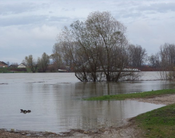 Водостај ријеке Саве код Српца и даље расте