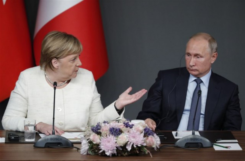 Merkelova otkrila: Planirala pregovore sa Putinom, ali...
