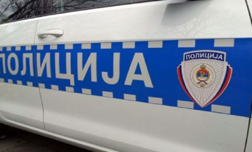 Gorio "Golf" u Modriči, policija traži piromana