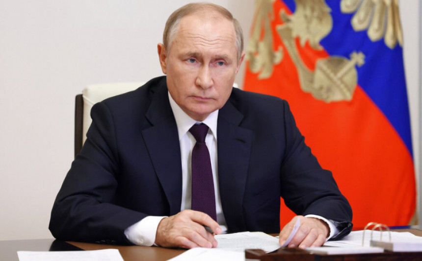 Putin zagrmio: "Mi smo pametni, oni nisu"