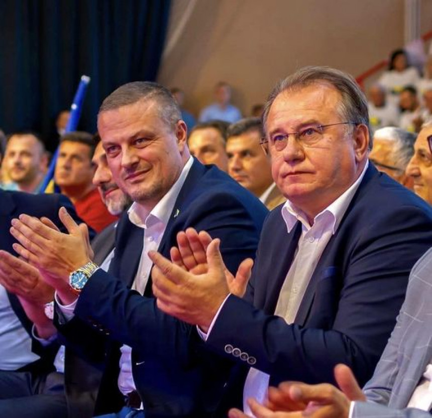 Мијатовић позвао посланике СДП-а да подрже опозицију