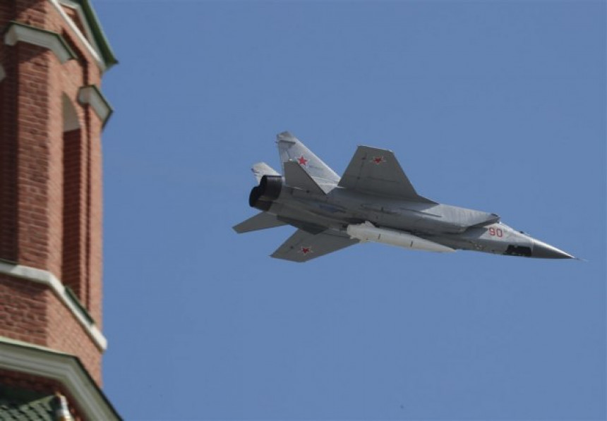 Руски авион "МиГ-31" срушио се током тренажног лета