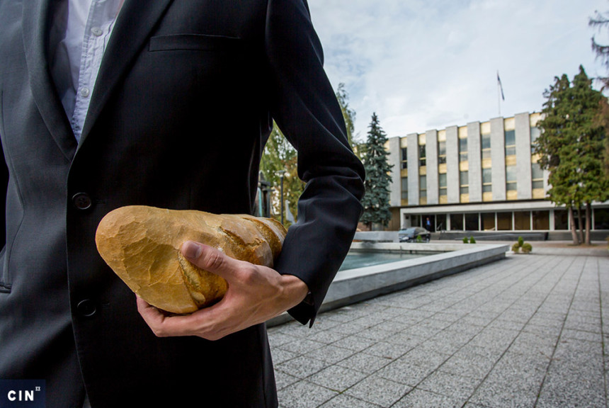 На државне јасле и даље би бивши посланици НСРС