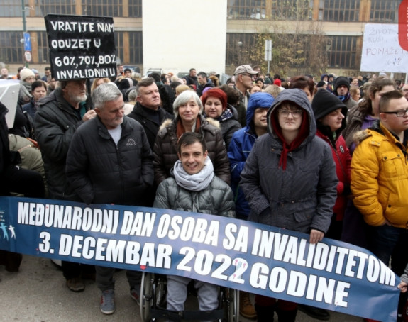Minut do 12: Invalidi očajni i u teškoj situaciji
