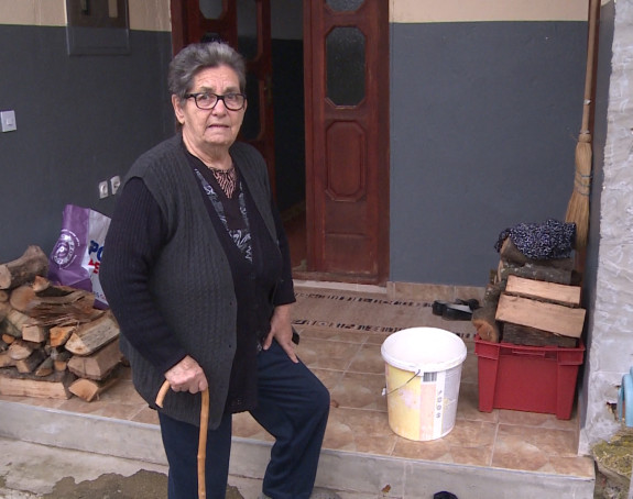 Težak život majke poginulog borca u kući bez vode