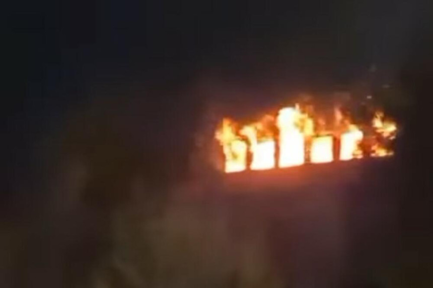 Gori napušteno hotel u Rakovici kod Beograda