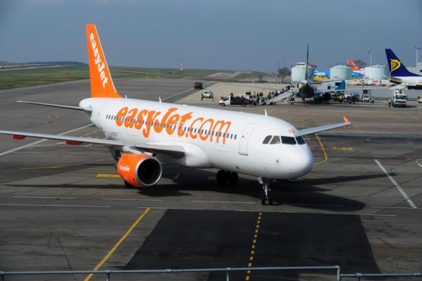 Avion za Bristol preusmjeren zbog navoda o bombi