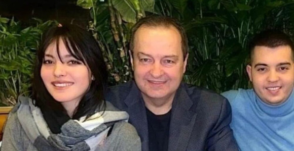 Istorijska odluka: Ministar Dačić u provodu u društvu...