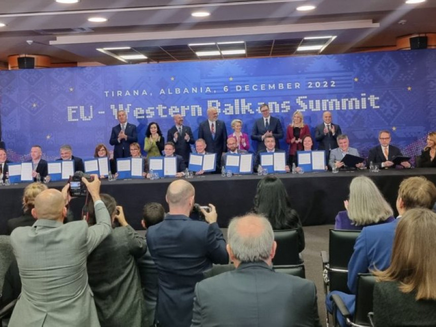 ЕУ и земље З. Балкана смањују и укидају цијену роминга