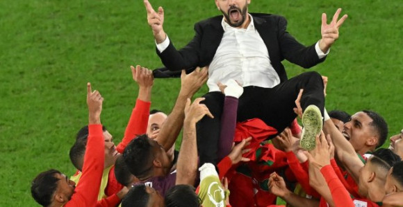 Историјска побједа Марока, Шпанија на кољенима