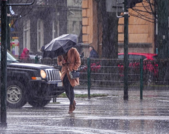 Pretežno oblačno sa kišom, na zapadu i sunčano