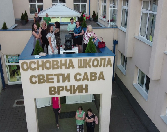 Шок у школи: "Имам пара да платим батинаше"