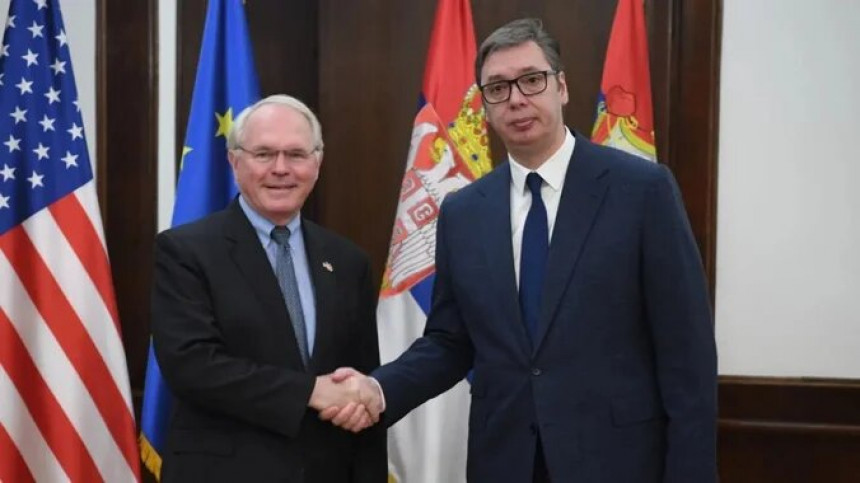 Vučić sa Hilom o bezbjednosnoj situaciji na KiM