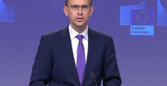 Borelj pozvao Vučića i Kurtija da dođu u Brisel