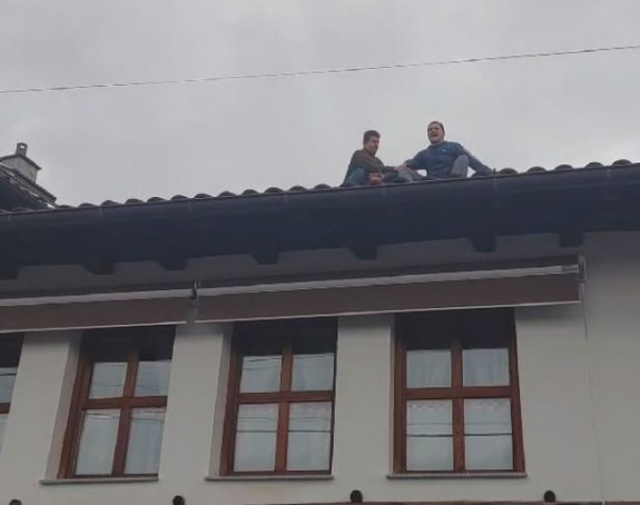 Potresno: Domaćin životom brani vino (VIDEO)