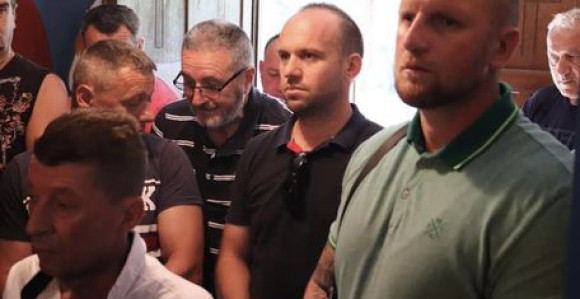 "Мало кнез, мало бег...лако дати вјеру за вечеру"