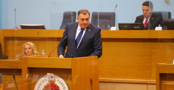 "Лажов, варалица и манипулатор"