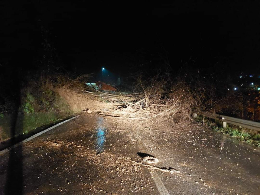 Zatvoren put Novi Grad - Prijedor zbog odrona