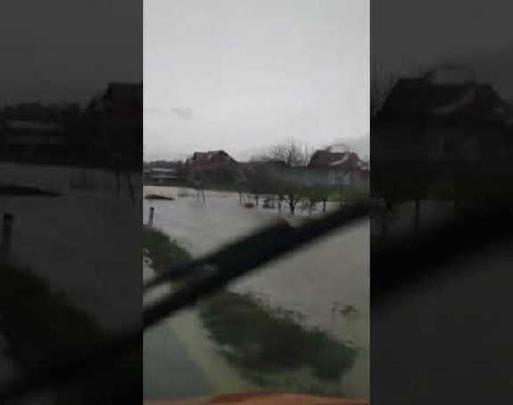 У Санском Мосту елементарна непогода