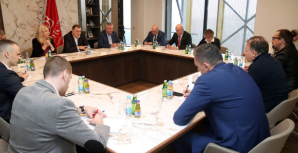 Вишковић о договору СНСД-а са "Осморком": Неће бити блокада