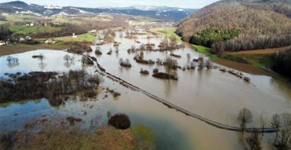 Водостај Уне и Сане јутрос у благом опадању