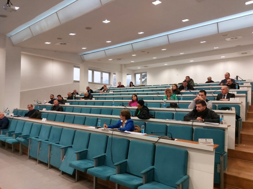 Ništa od smjene predsjednika Skupštine N. Grad